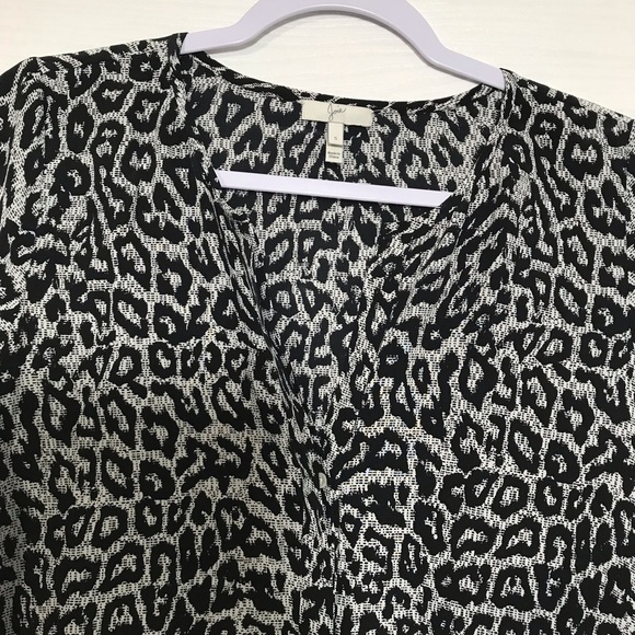 Joie Women's Gray Carita Blouse leopard print size Small T122 - Picture 3 of 8